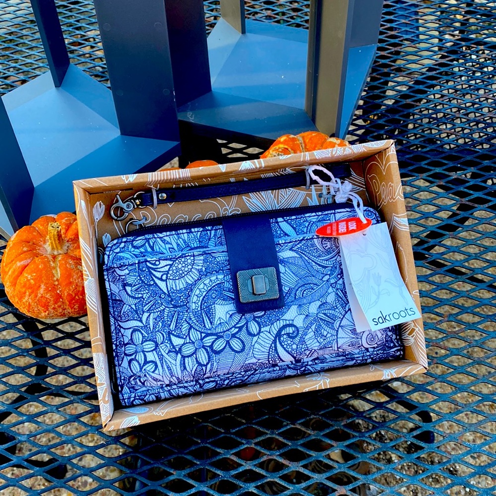 Sakroots large smartphone crossbody